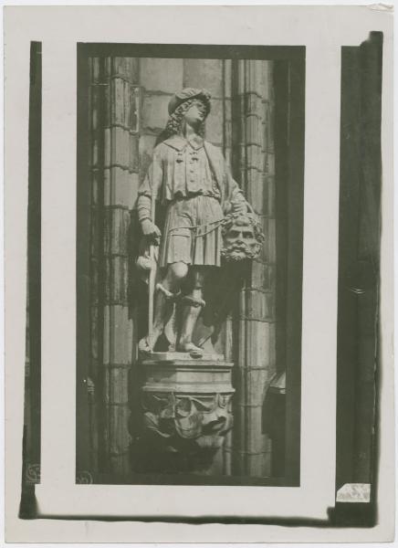 Scultura - Davide con la testa di Golia - Milano - Duomo - Facciata