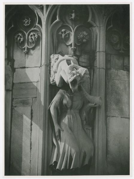 Scultura - Doccione e figura allegorica femminile - Milano - Duomo