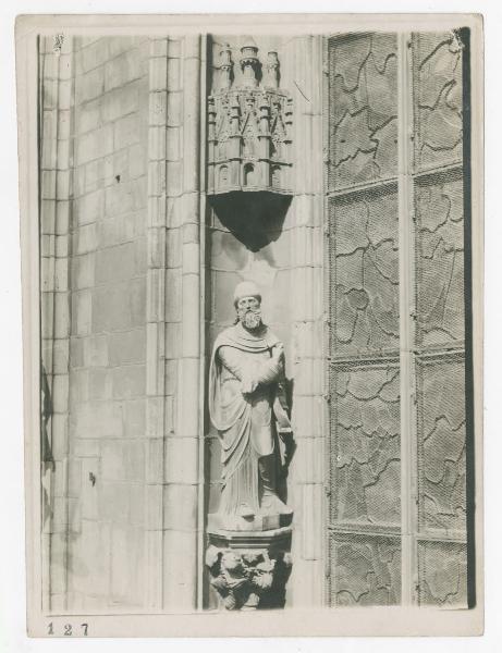 Scultura - Profeta con rotolo tra le mani (n. 216 Nebbia) - Milano - Duomo - Abside