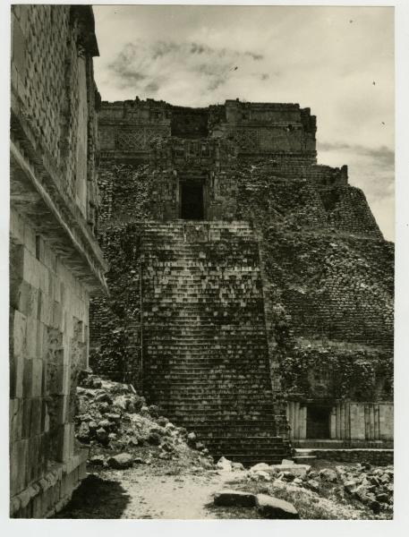 Messico - Yucatan - Uxmal - Piramide del Mago