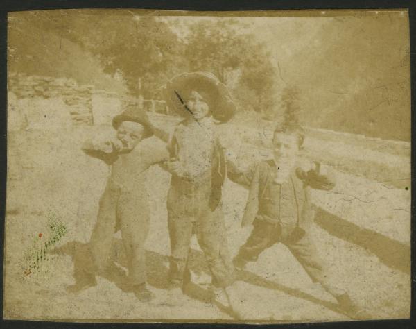 Ritratto di gruppo - Bambini - Esterno, montagna