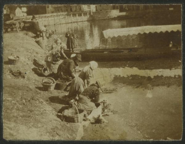 Lago - Gruppo di donne sulla riva - Bucato - Barca