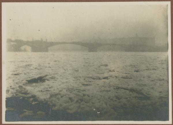 Budapest - Fiume Danubio - Neve - Ponte - Veduta