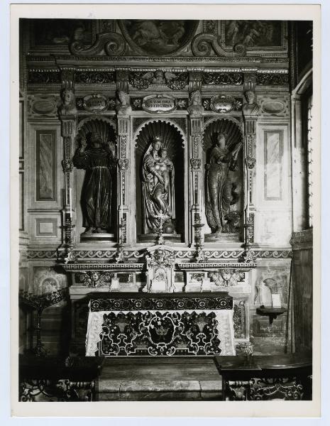 Milano - chiesa di Sant'Angelo - cappella della Madonna della Misericordia - interno - altare - sculture - San Francesco d'Assisi - Madonna col Bambino - Santa Margherita d'Antiochia