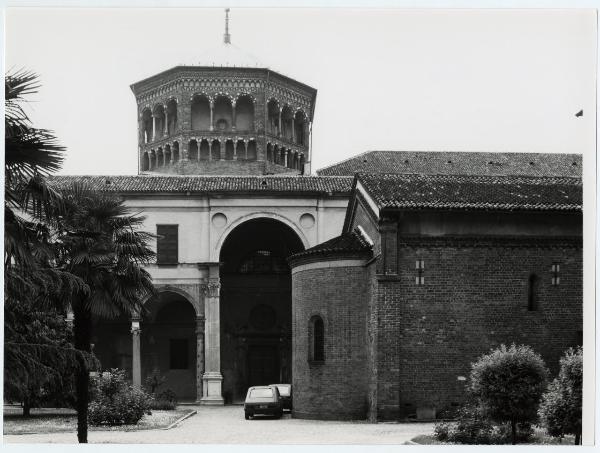 Milano - basilica di Sant'Ambrogio - cortile della Canonica - oratorio di San Sigismondo - portico del Bramante - tiburio