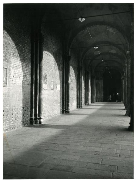 Milano - basilica di Sant'Ambrogio - portico