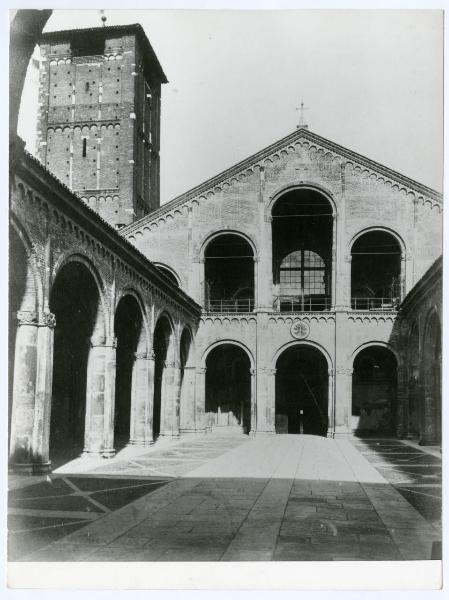 Milano - basilica di Sant'Ambrogio - facciata