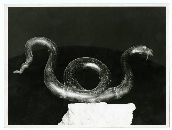 Scultura bronzea - Serpente di Mosè - Scultore ignoto - Milano - basilica di Sant'Ambrogio - navata centrale