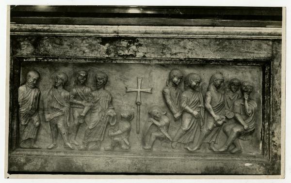 Rilievo in marmo di Carrara - Sarcofago dei Santi Nabore e Felice - scultore ignoto - Milano - basilica di Sant'Ambrogio
