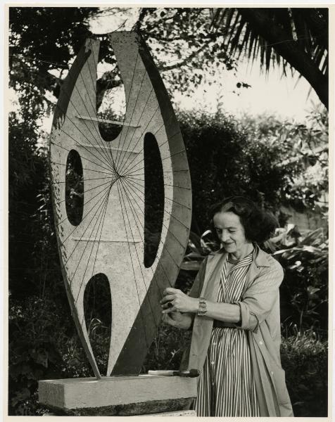 Ritratto femminile - Barbara Hepworth - prototipo della scultura "Winged Figure"