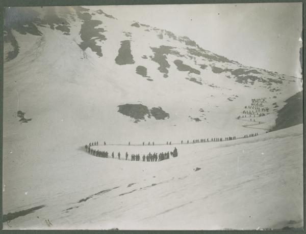 Prima Guerra Mondiale - Militari in marcia - Montagna - Neve