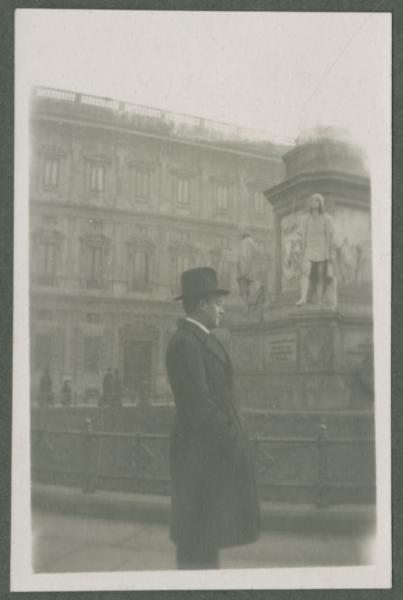 Ritratto maschile - Antonio Boschi - Milano - Piazza della Scala - Monumento a Leonardo da Vinci