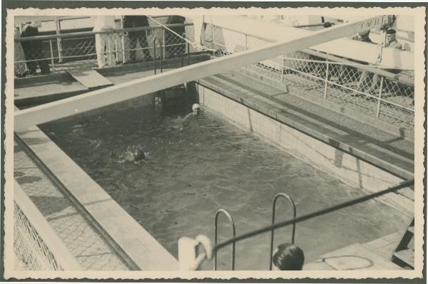 Ritratto femminile - Marieda Di Stefano in piscina - Nave da crociera