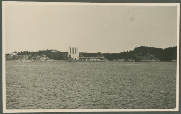 Mare - Costa - Edificio - Veduta dalla nave da crociera