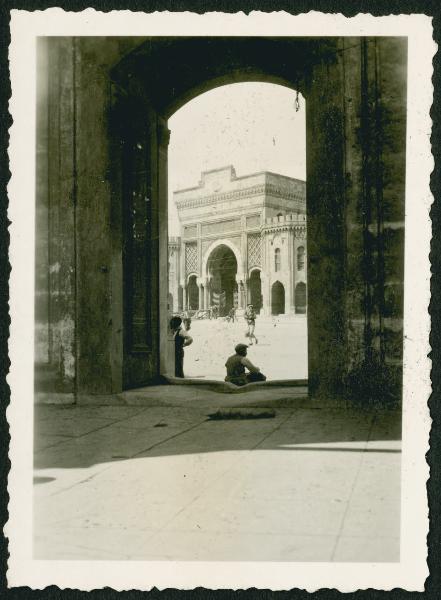 Istanbul - Piazza Beyazit - Ingresso dell'Università di Istanbul