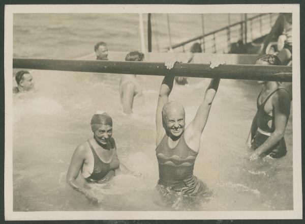 Ritratto femminile - Marieda Di Stefano - Persone - Nave da crociera Stella d'Italia - Piscina