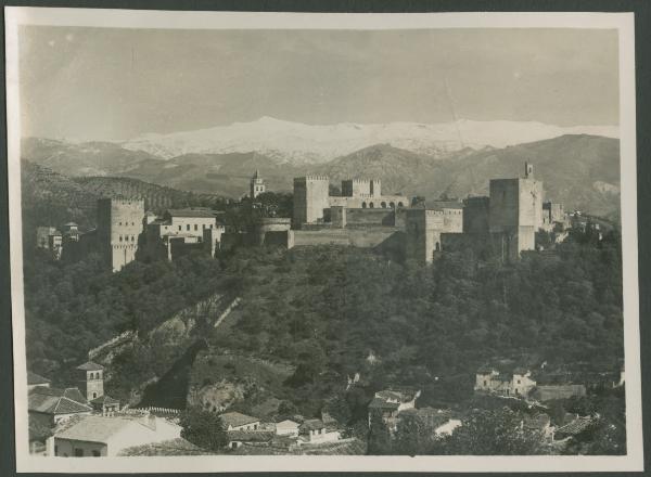 Granada - Alhambra - Sierra Nevada, catena montuosa - Veduta dall'alto - Panorama