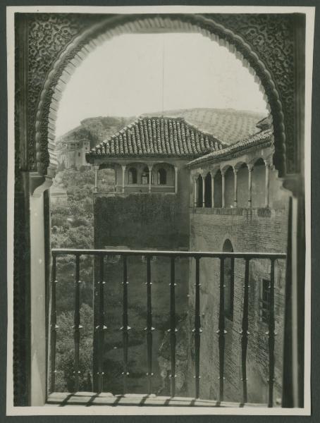 Granada - Alhambra - Peinador de la Reina (toletta/ pettinatioio della Regina) - Veduta dal balcone