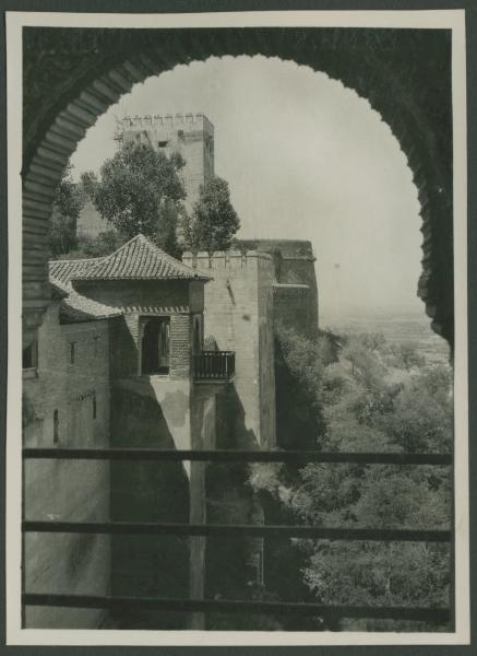 Granada - Alhambra - Fortezza - Torri, mura - Veduta