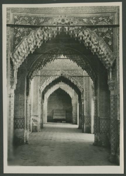 Granada - Alhambra - Palazzo dei Leoni - Sala de los Reyes o de Justicia (Sala dei Re) - Archi - Decorazioni