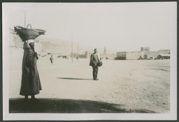 Ritratto maschile - Antonio Boschi - Fes - Mura della città - Venditore ambulante