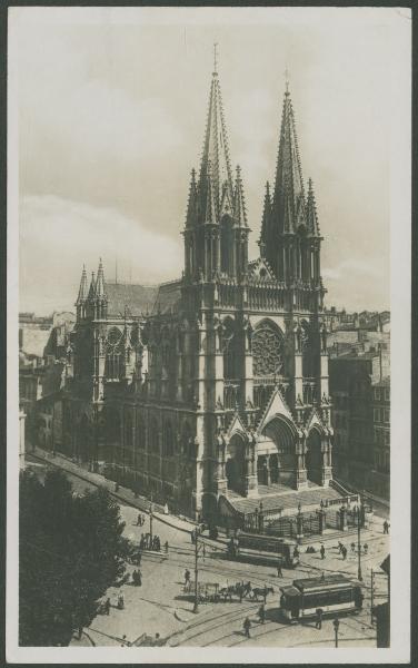 Marsiglia - Chiesa di San Vincenzo de' Paoli (Eglise des Réformés Saint Vincent de Paul) - Tranvia - Tram - Persone - Veduta dall'alto