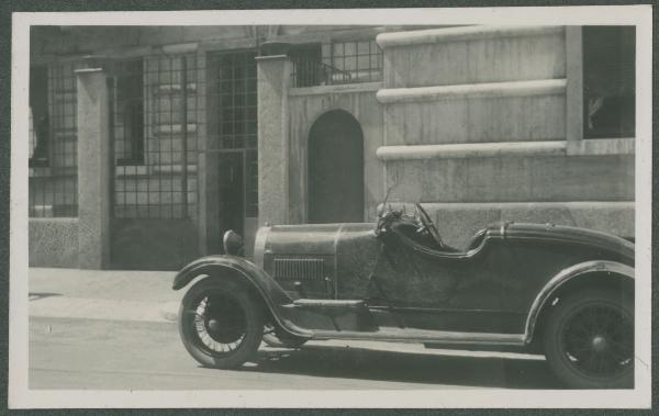 Milano - Via Giorgio Jan, 15 - Casa Boschi Di Stefano - Automobile Bugatti