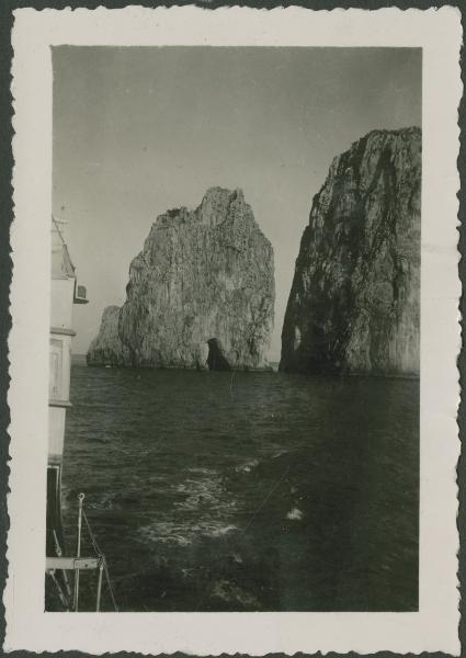 Capri - Mare - Faraglioni - Roccia - Scogliera - Veduta dal mare