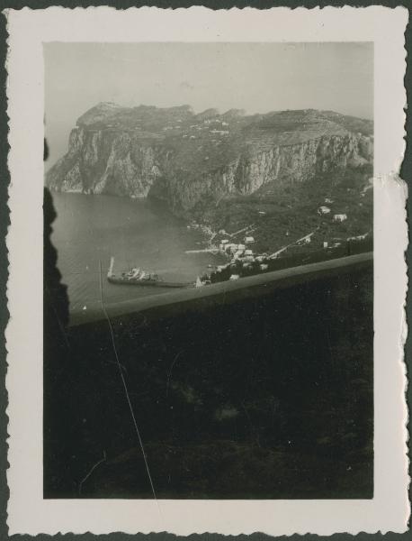 Capri - Isola - Costa - Costa - Edifici - Mare - Veduta dall'alto