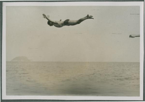 Alassio - Mare - Ragazzo in costume da bagno - Trampolino - Tuffo