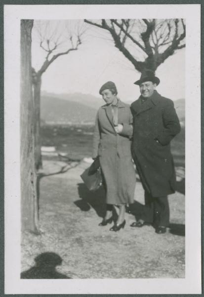 Ritratto di coppia - Antonio Boschi con Mariuccia Mendini - Stresa - Lago Maggiore - Lungolago