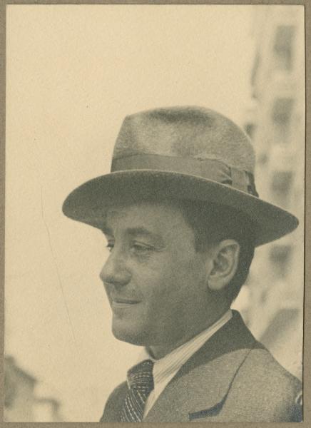 Ritratto maschile - Antonio Boschi con cappello - Esterno