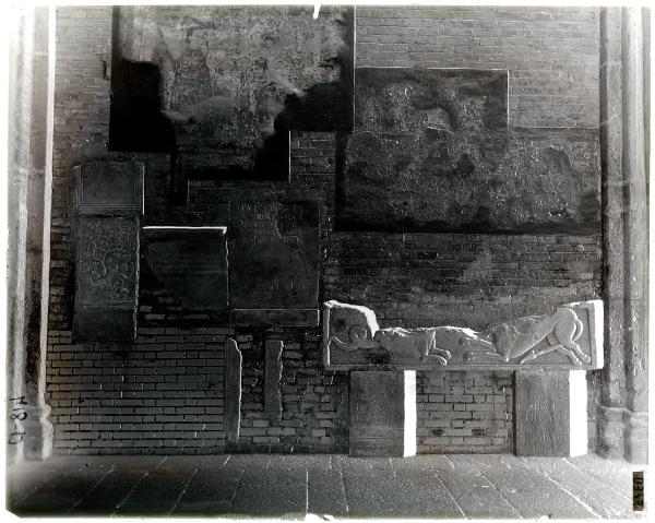 Lapidi cristiane - Milano - Basilica di Sant'Ambrogio - quadriportico