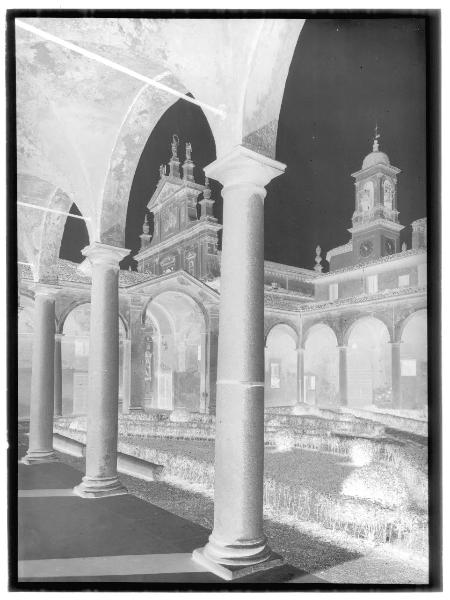 Milano - Certosa di Garegnano - cortile interno - campanile