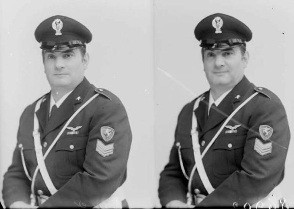 Doppio ritratto.
Ritratto maschile - adulto - poliziotto.
Ritratto maschile - adulto - poliziotto.