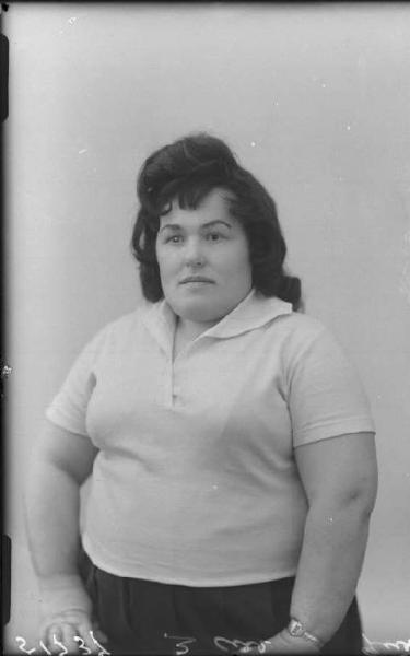 Ritratto femminile - adulta - obesa e cieca.