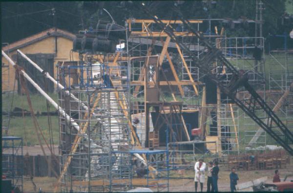 Set cinematografico del film "Il Casanova" - regia di Federico Fellini. Una scenografia durante l'allestimento