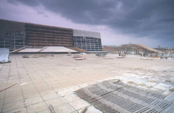 Set cinematografico del film "Il Casanova" - regia di Federico Fellini. Veduta di una scenografia