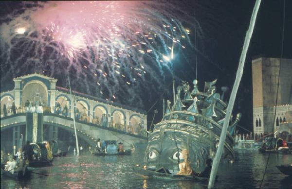 Set cinematografico del film "Il Casanova" - regia di Federico Fellini. Fuochi d'artificio - notturno