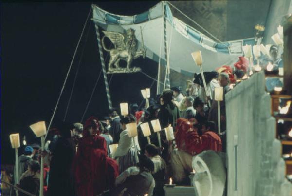 Set cinematografico del film "Il Casanova" - regia di Federico Fellini. Una scena notturna