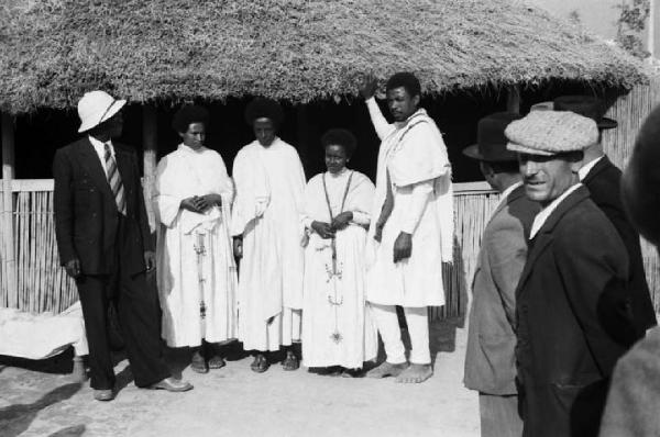 Inaugurazione della Triennale delle Terre d'Oltremare - visitatori - indigeni africani