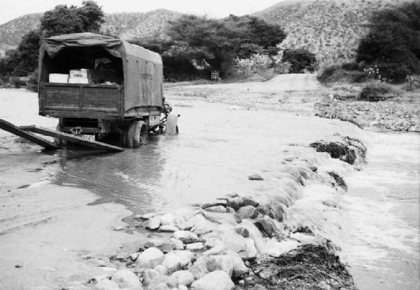 Viaggio in Africa. Campo militare ad Utò [?] - celebrazione di una messa da campo