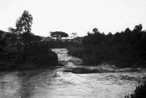 Viaggio in Africa. Il fiume Mai Edaga in piena