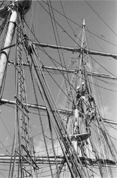 Porto di Savona. Brigantino - alberature, sartie e cordami