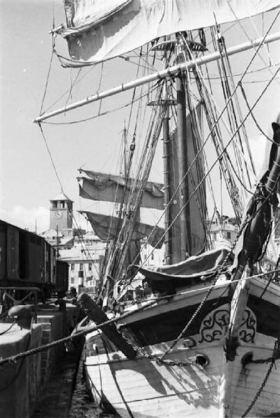 Porto di Savona. Brigantino