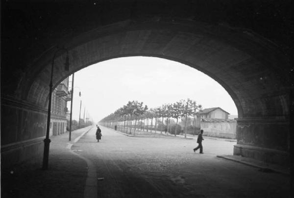 Milano. Viale Forlanini [?] - arcata del tunnel