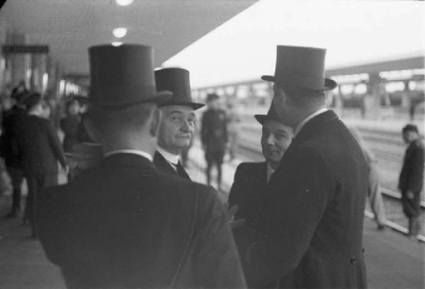 Patti di Roma. Quattro personaggi in attesa sui binari della stazione Ostiense del "poglavnik" croato Ante Pavelic