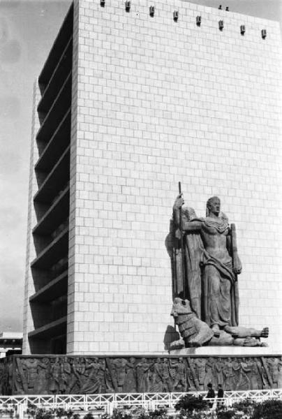 Inaugurazione della Triennale delle Terre d'Oltremare - statua dell'arcangelo Michele