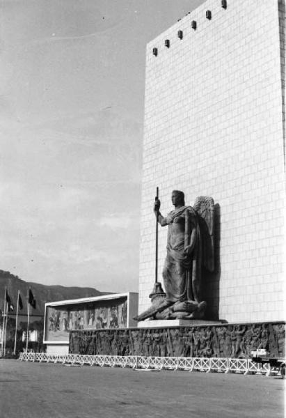 Inaugurazione della Triennale delle Terre d'Oltremare - statua dell'arcangelo Michele