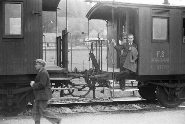 Viaggio in Jugoslavia. Lubiana - carrozze ferroviarie